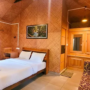 https://monsoon-retreats-ecostay-treehouse.kerala-hotels.net
