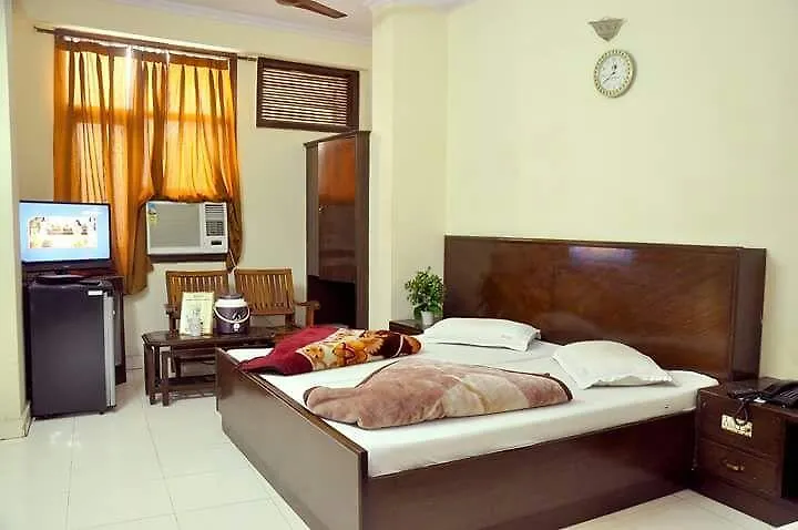 **  Adb Rooms Hotel Crystal Deluxe New Delhi India