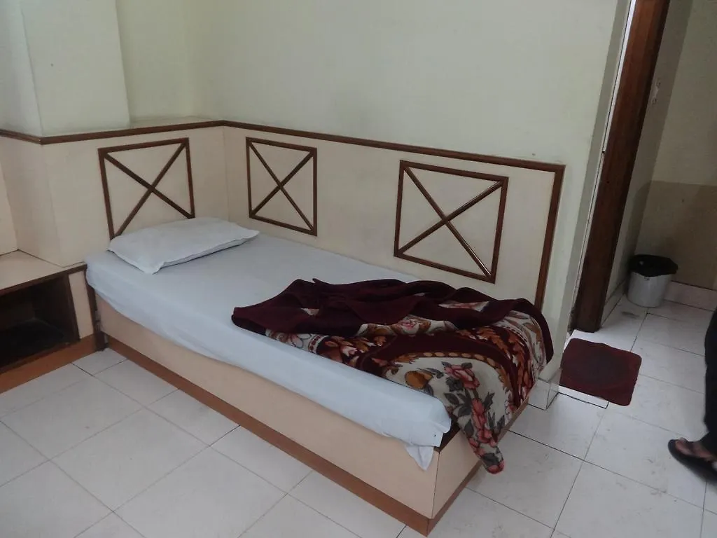 **  Adb Rooms Hotel Crystal Deluxe New Delhi India