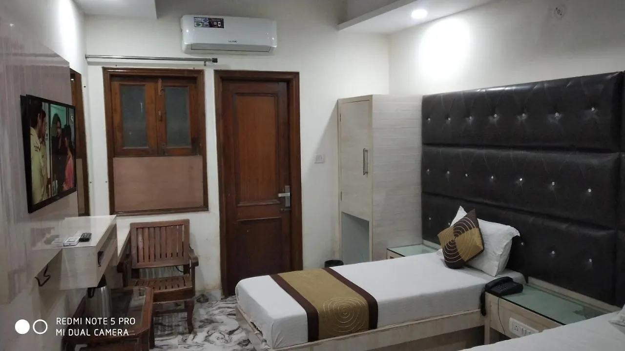 Adb Rooms Hotel Crystal Deluxe New Delhi