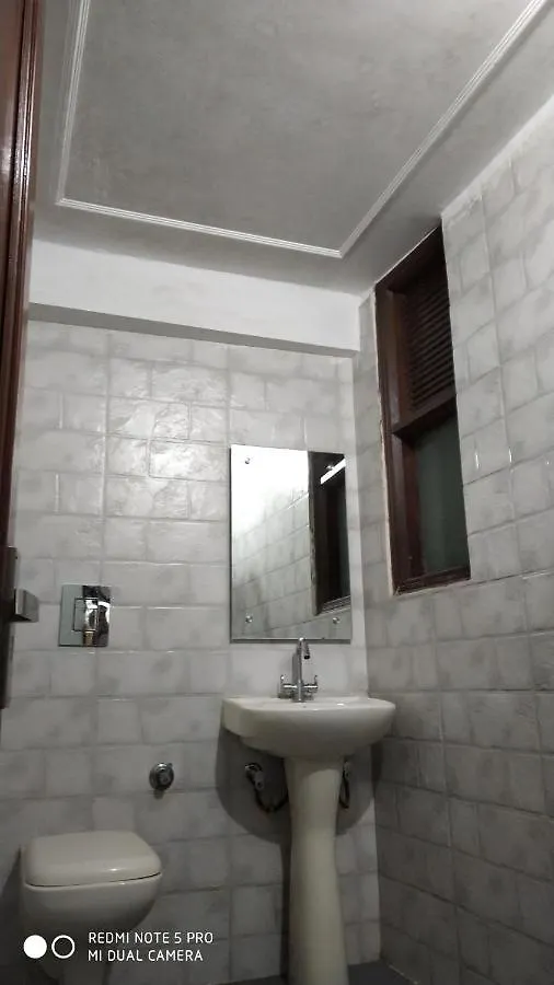 Adb Rooms Hotel Crystal Deluxe New Delhi 2*,