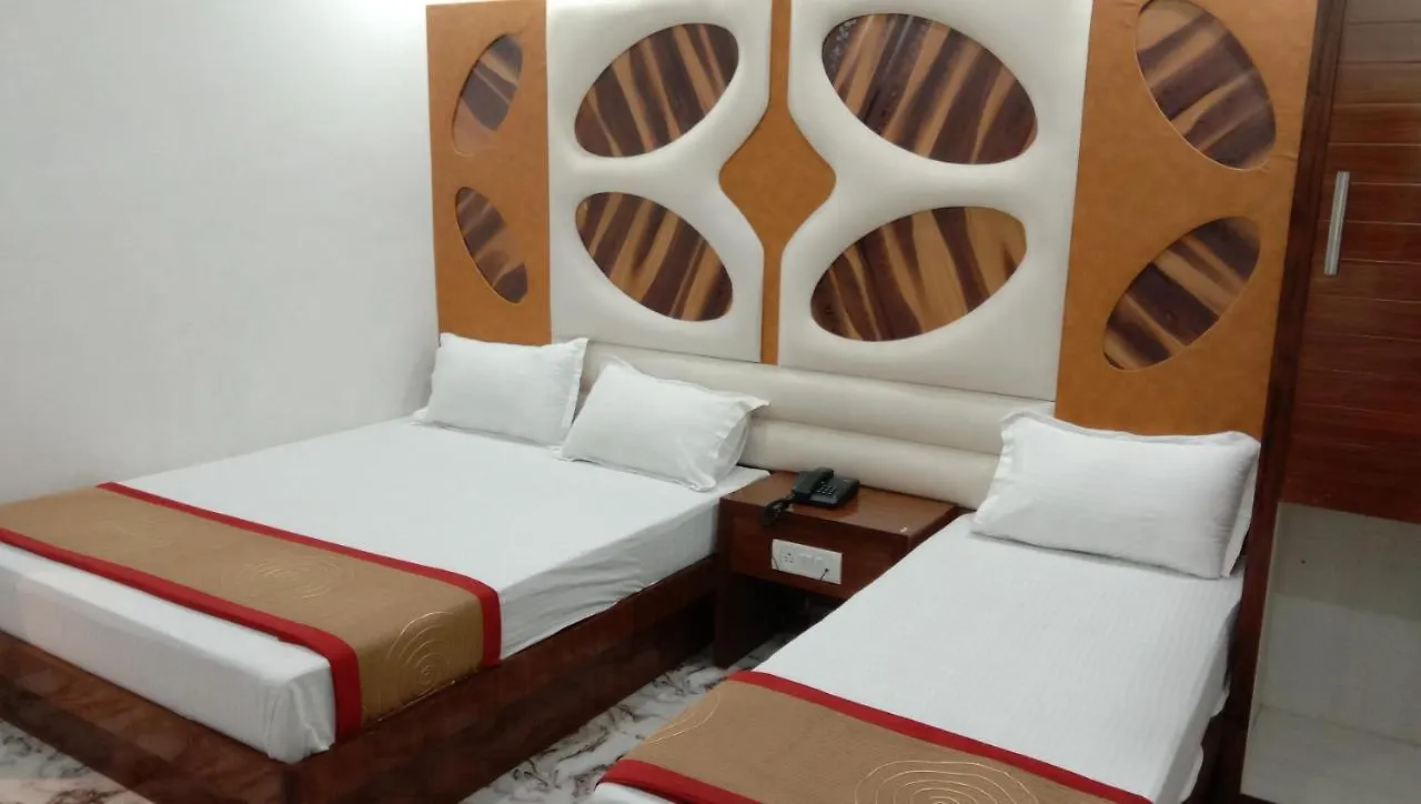 Adb Rooms Hotel Crystal Deluxe New Delhi