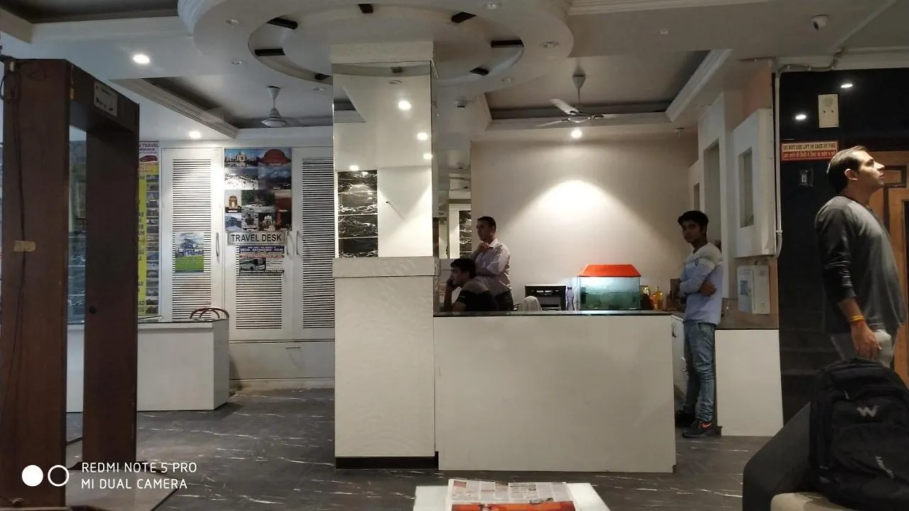 Adb Rooms Hotel Crystal Deluxe New Delhi 2*,