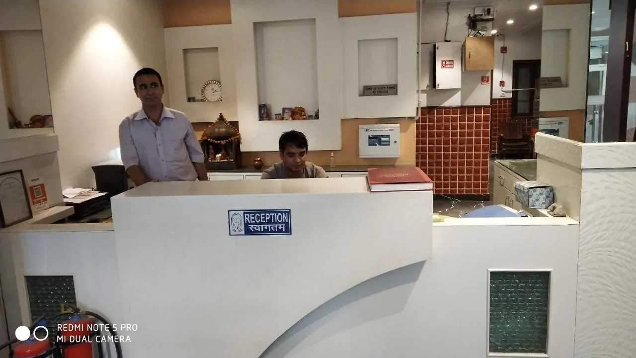 Adb Rooms Hotel Crystal Deluxe New Delhi
