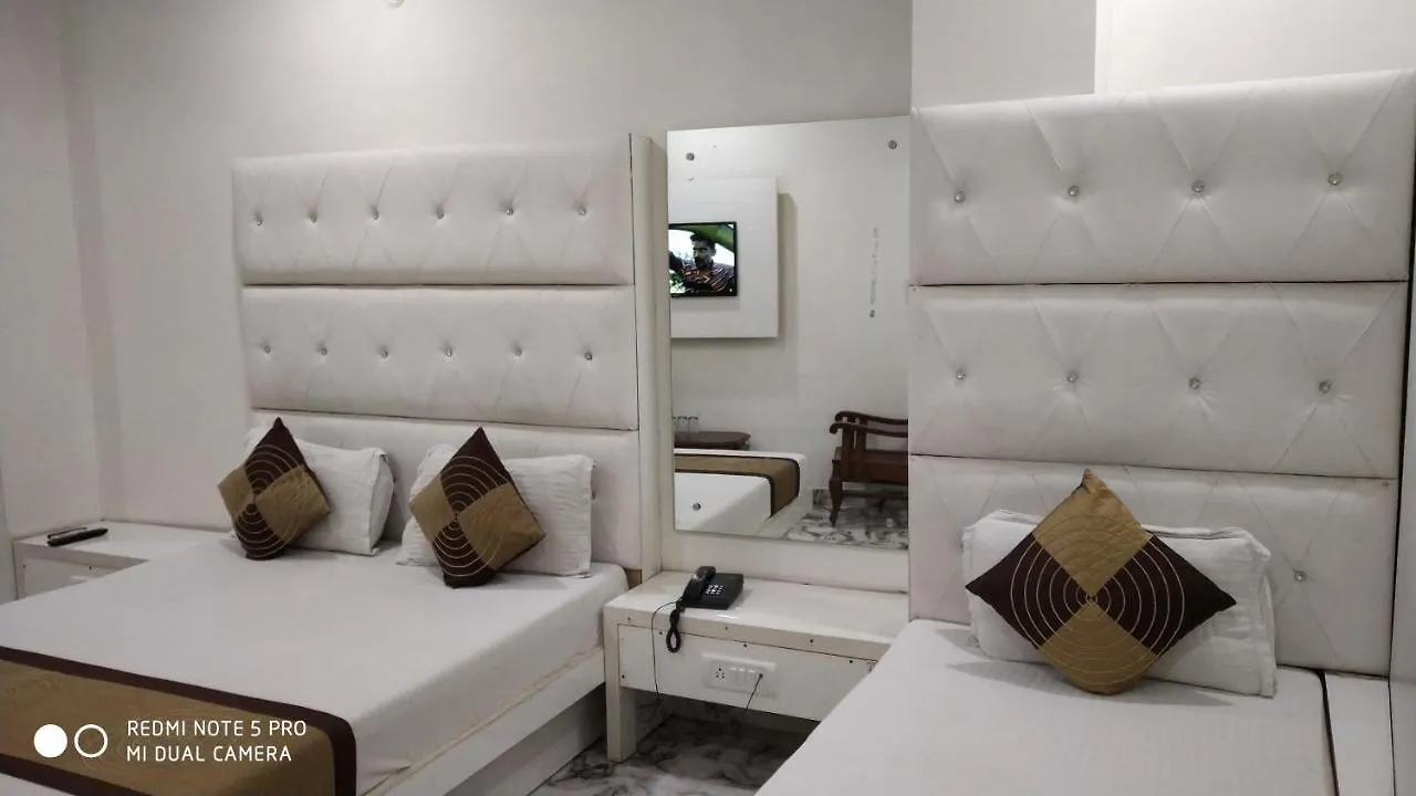 Adb Rooms Hotel Crystal Deluxe New Delhi 2*,  India